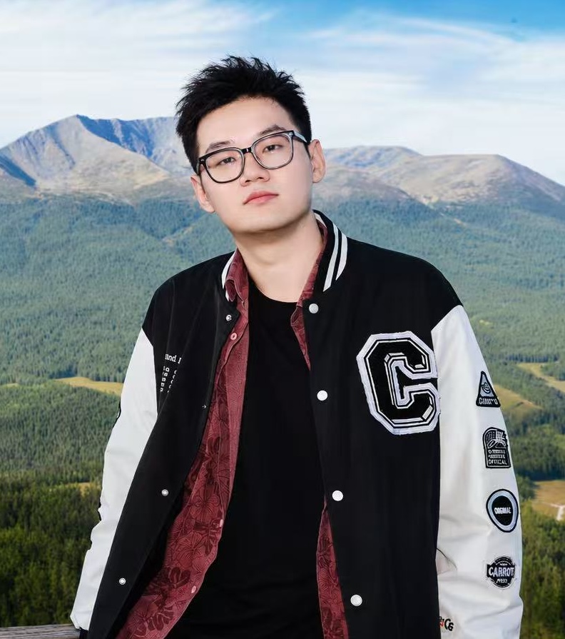 Portrait of Zhuoyuan Yu